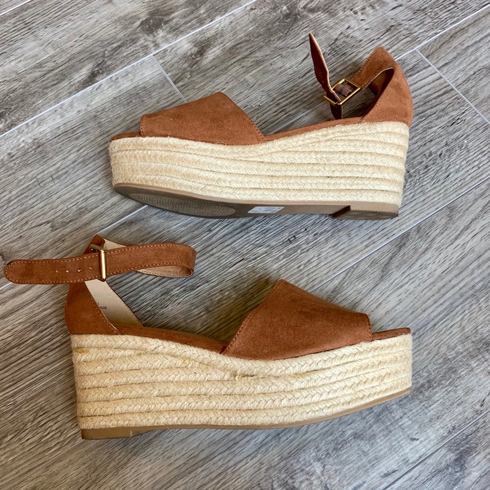 Lane Bryant Tan Wedges, size 9W